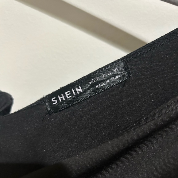 SHEIN Crop Top - Picture 3 of 3